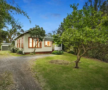 This charming Otahuhu property for sale comes filled with potential