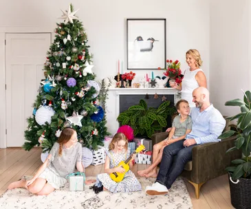 This sweet Auckland bungalow proves Christmas can be colourful