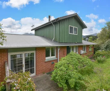 Soak up the stunning harbour views from this home in Port Chalmers
