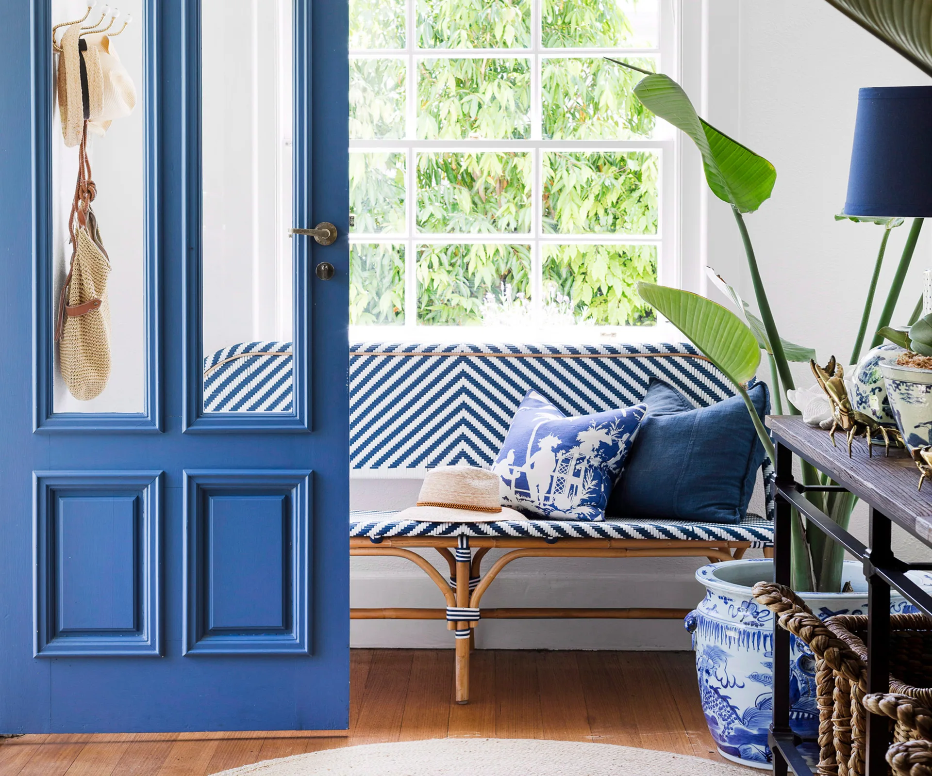 How to create an eye-catching entranceway like a pro