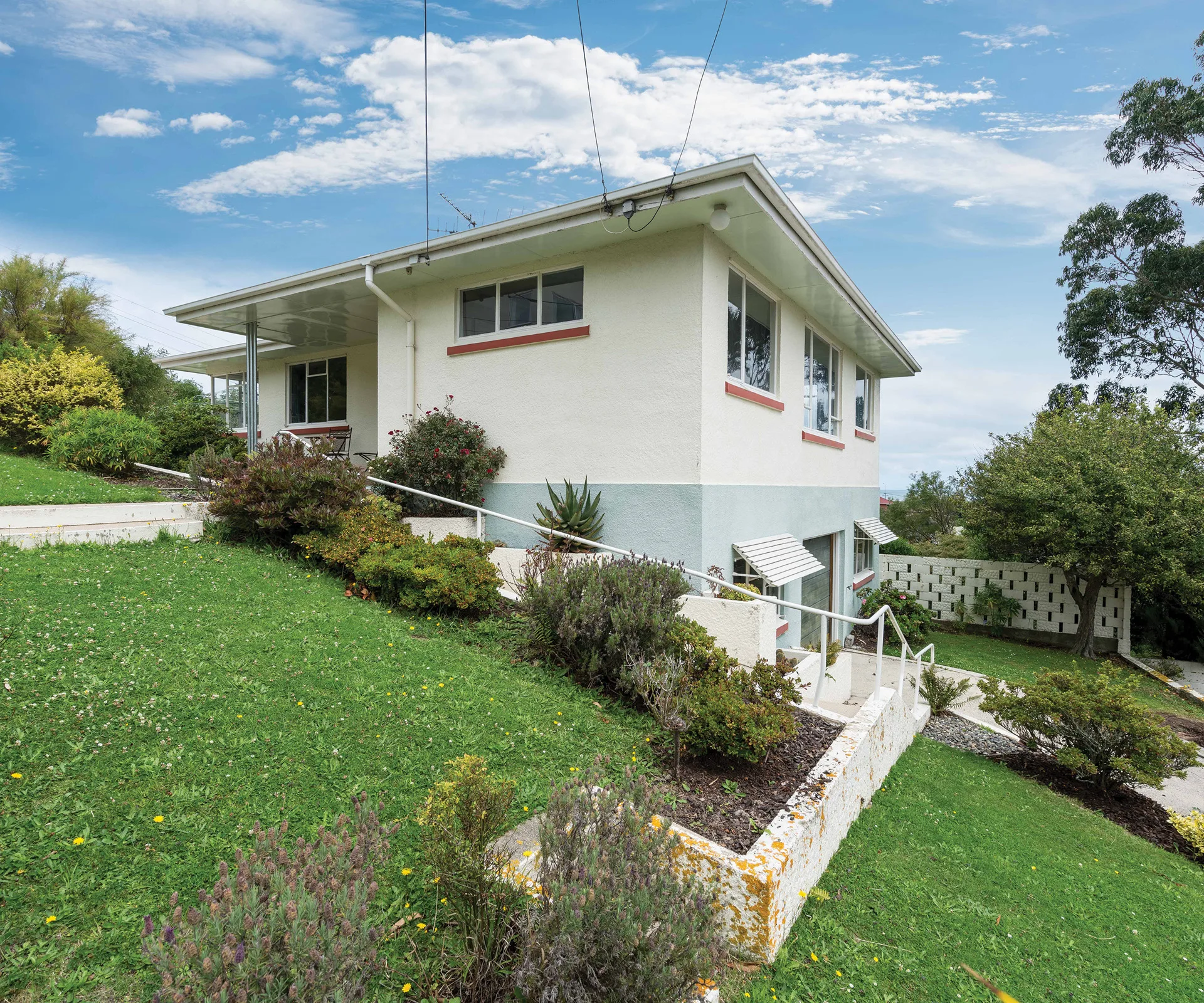 SOLD: This well presented 1950’s brick home comes with great views