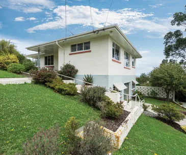 SOLD: This well presented 1950’s brick home comes with great views