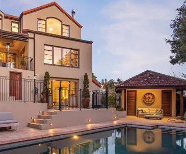 This contemporary 5-bedroom home is positioned in the heart of Remuera