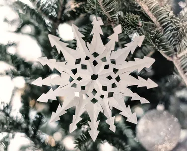 How to make snowflake Christmas decorations