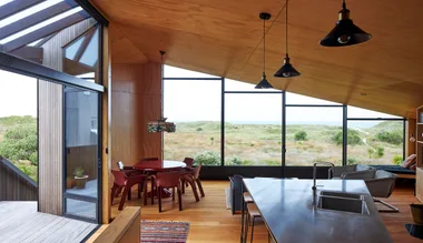 This Bowentown bach combines the owner’s love of nature and great architecture