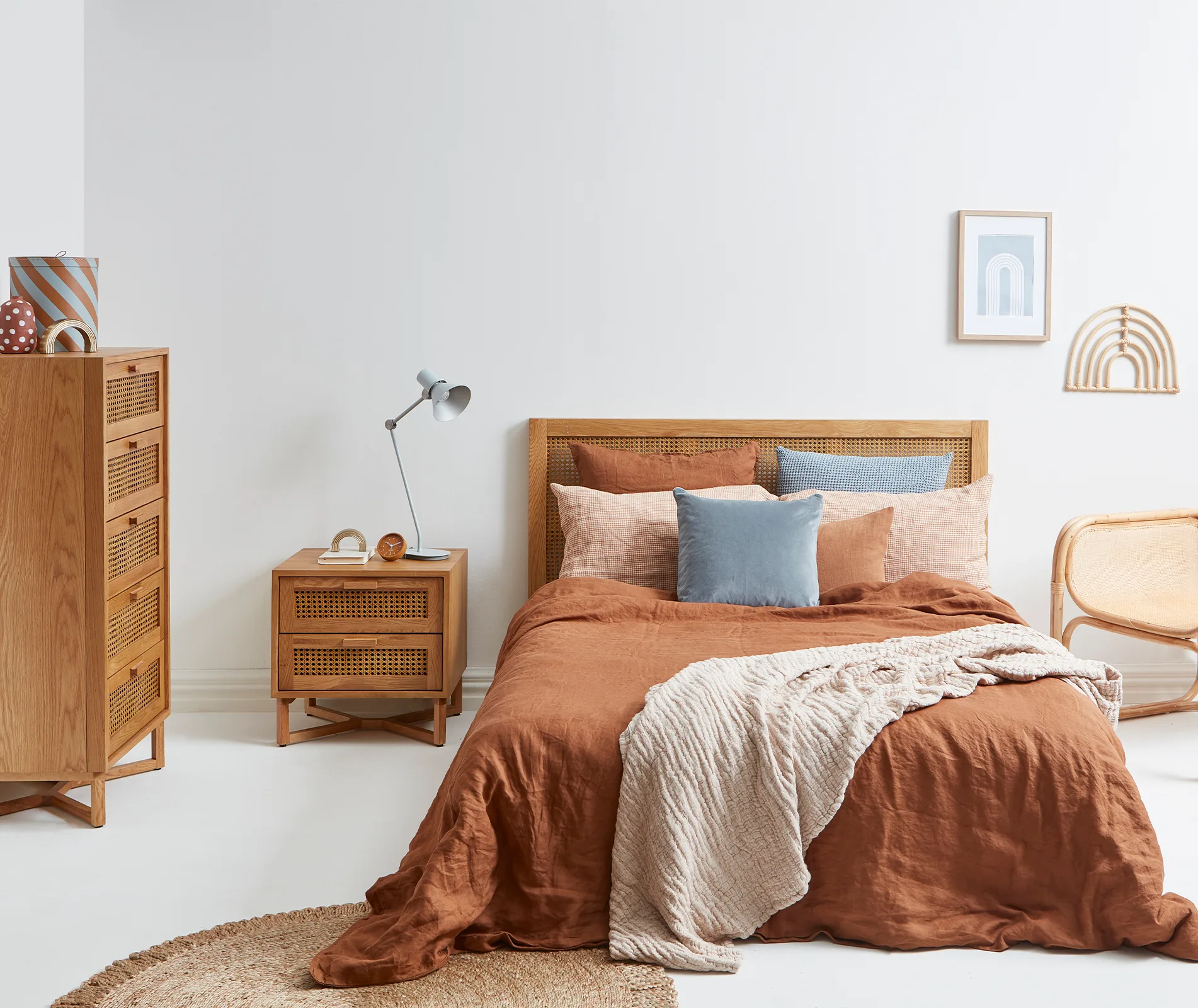 gender neutral coloured bedroom