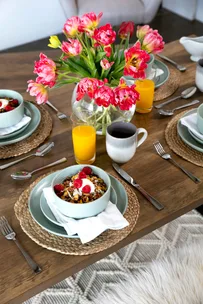 3 dining table looks to serve up brunch, lunch and dinner in style