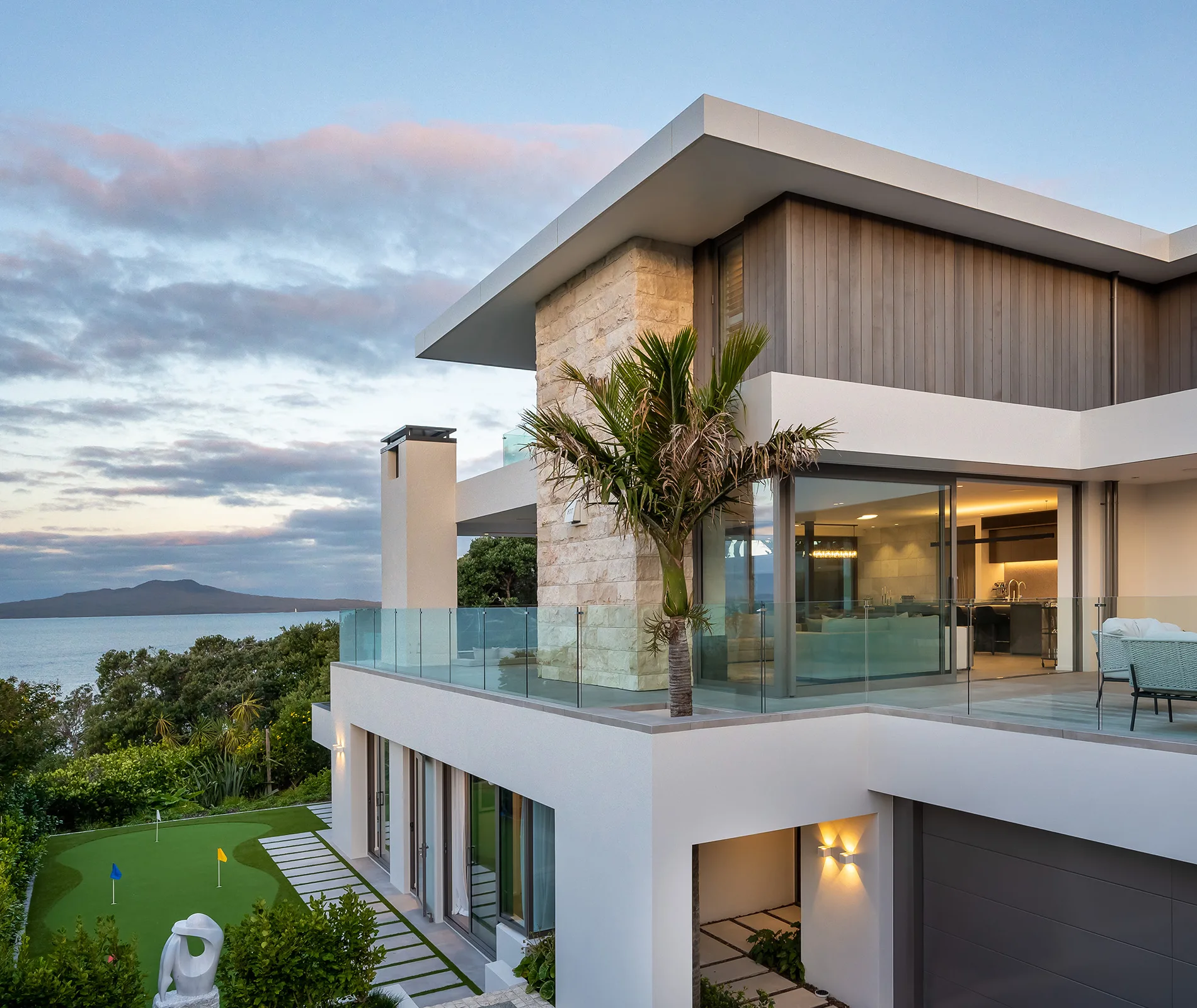 vantage resort-style home