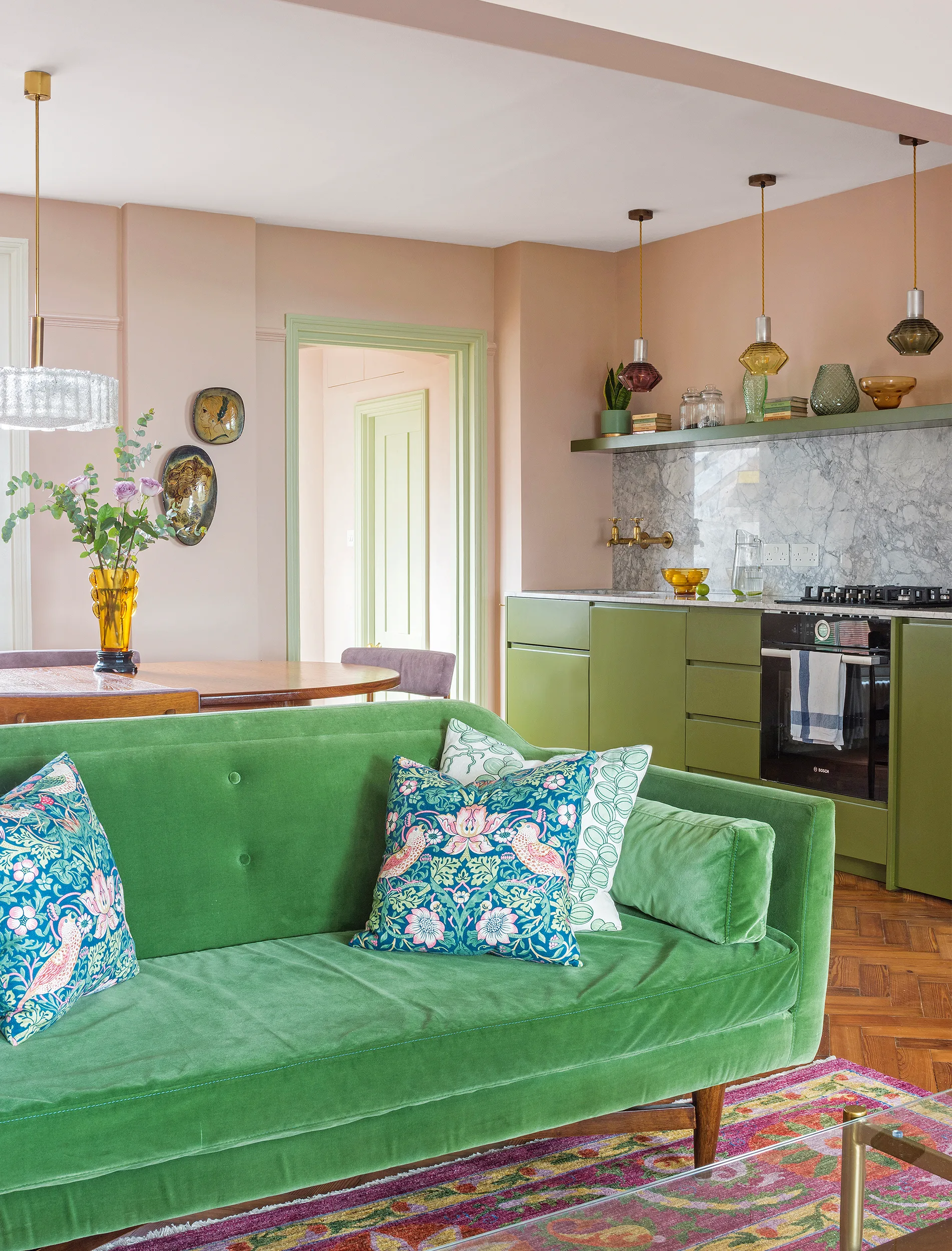 5 eye-catching ways to pair pink and green like an expert