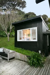 See how this Waiheke Island bach became the perfect family home