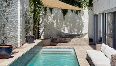 Five swimming pool ideas for small backyards
