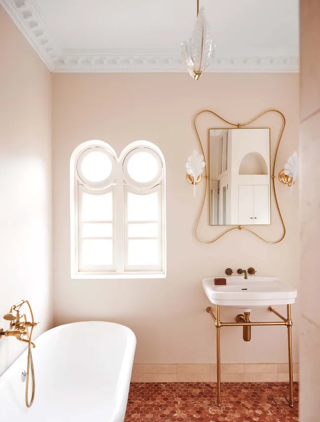 A pastel pink bathroom inspired by those in retro doll's houses