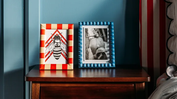 DIY: How to upcycle old photo frames