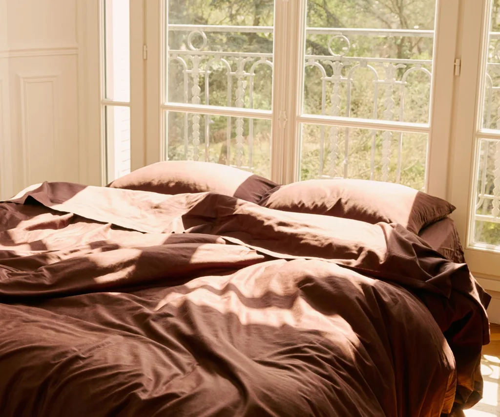 Hommey sheets on a bed in the sunshine