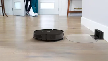 Editor Fiona Hawtin reviews the new two-in-one Roomba iRobot vacuum