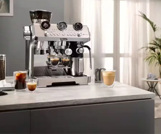 A De'Longhi coffee machine in a kitchen