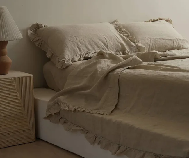 Oat ruffled edge linen sheets
