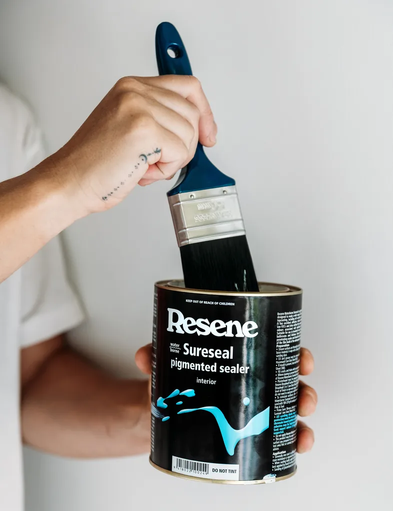 Apply Resene Waterborne Sureseal sealer