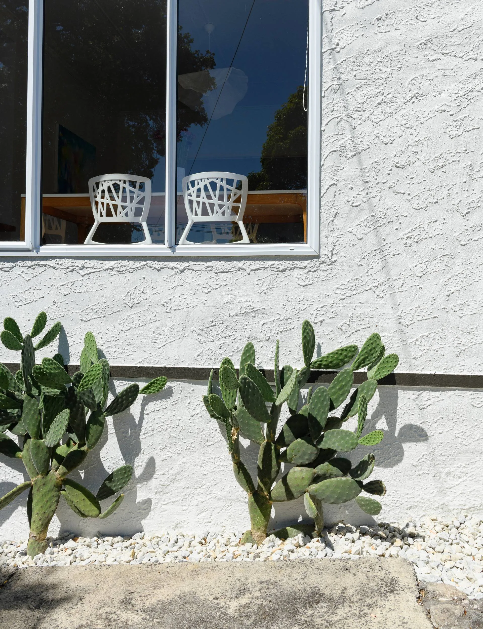 The textured exterior wall of the Epsom art deco&nbsp;home