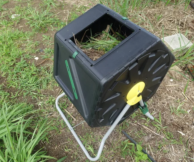 Compost tumbler