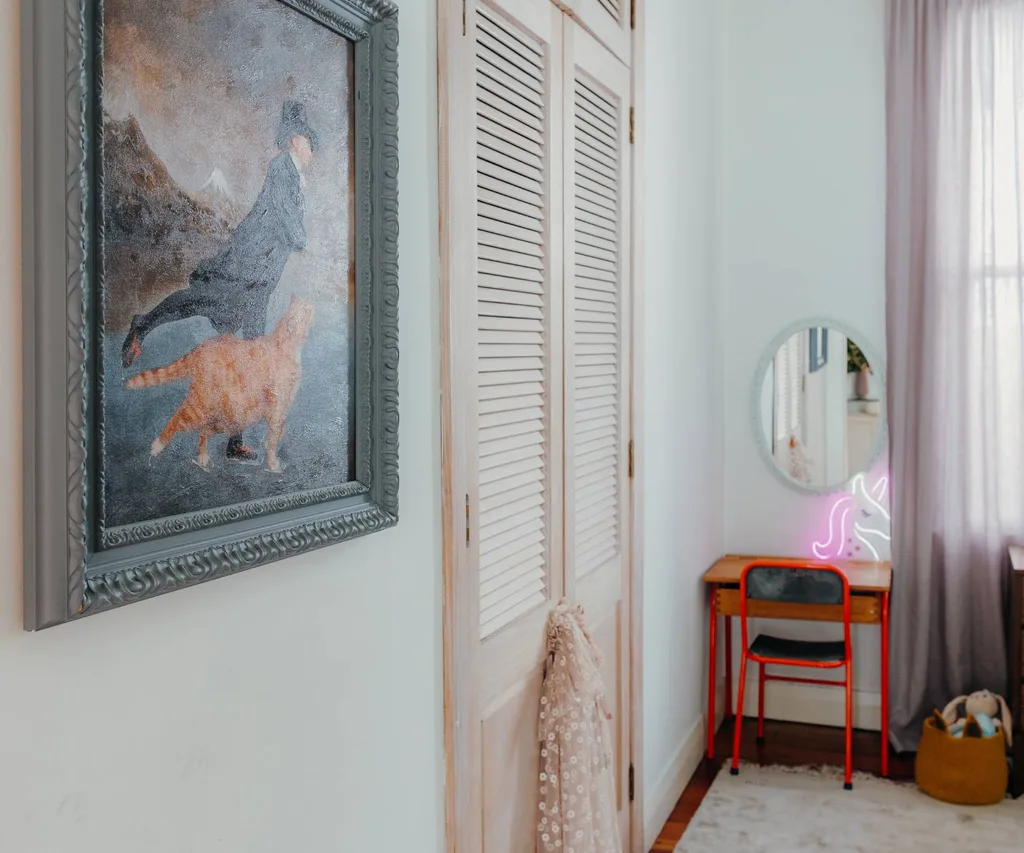 cat painting in kids room