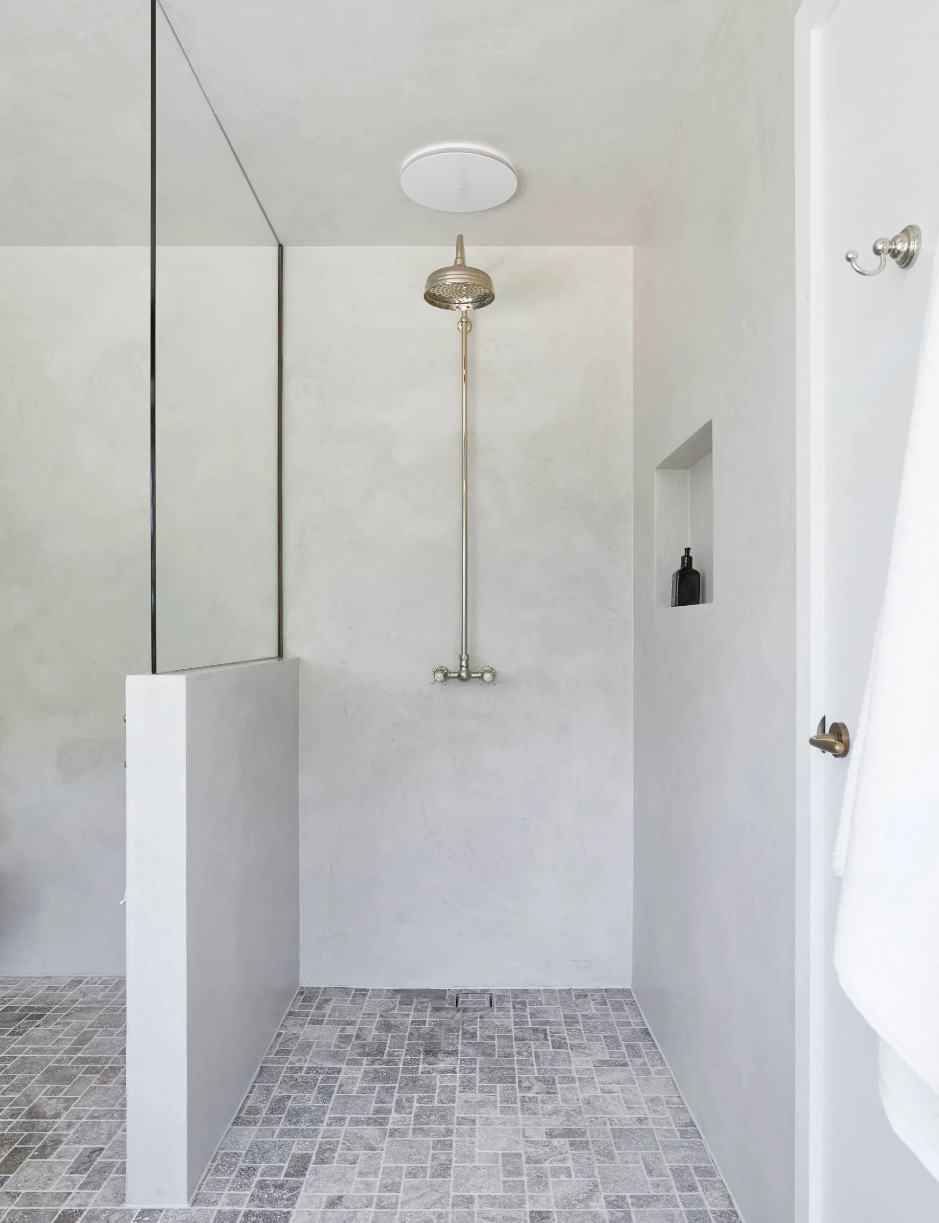 shower with open floor