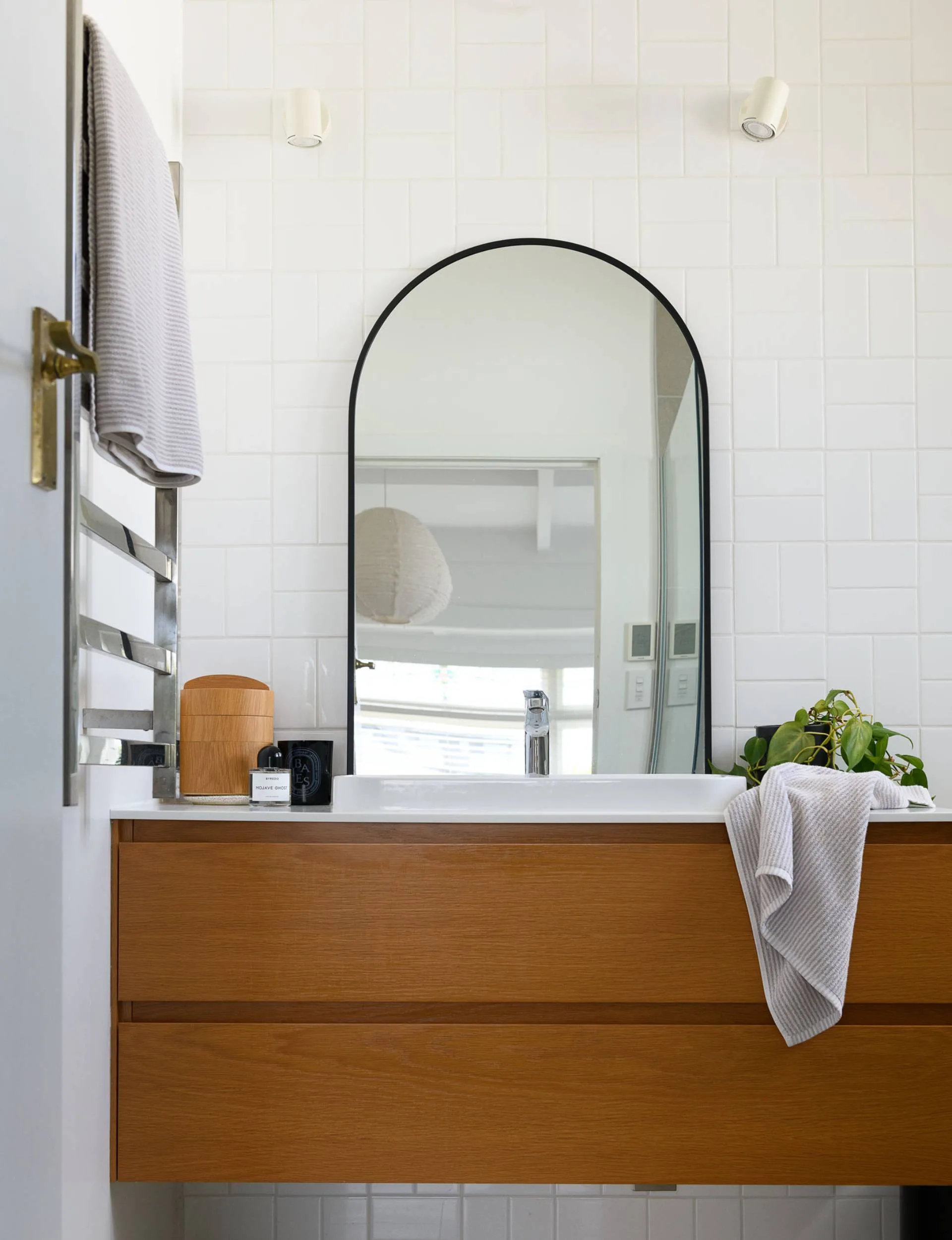 bathroom sink with mirror