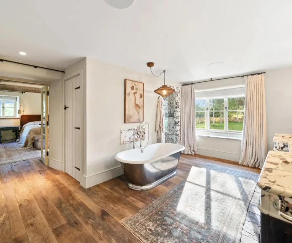 A bathroom inside Ellen's house