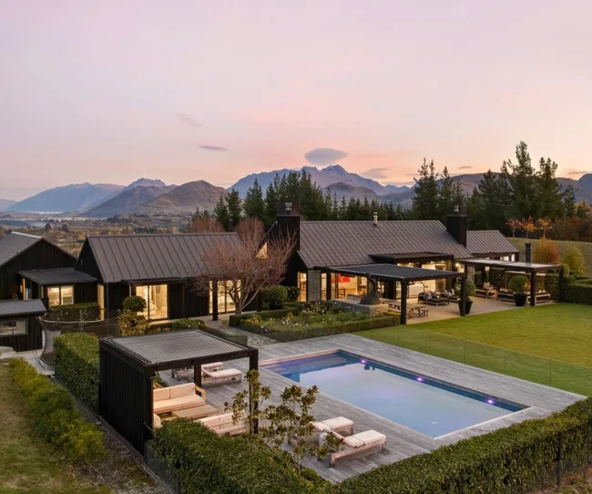 A cabled home in Queenstown