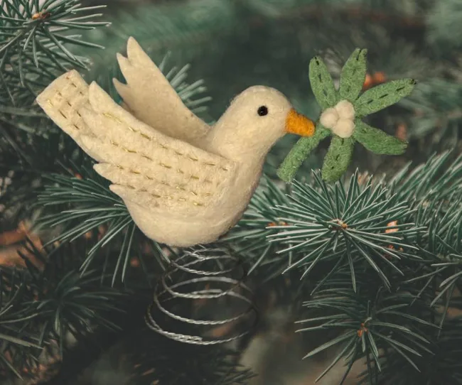 Mistletoe Peace Dove Tree Topper