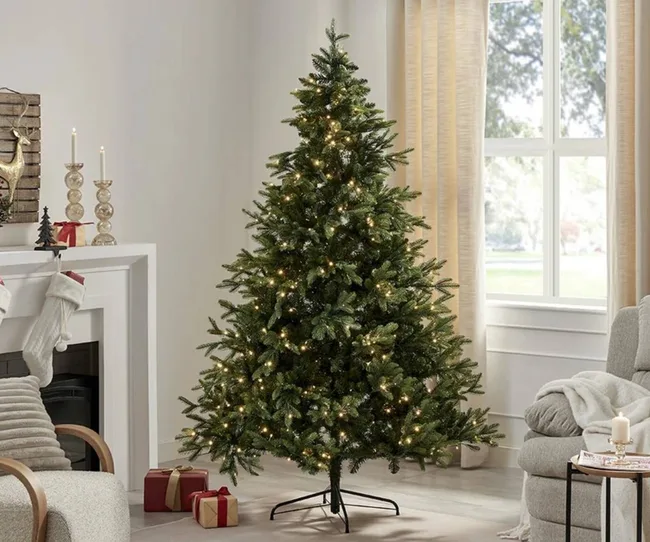 Pre-lit artificial Christmas tree