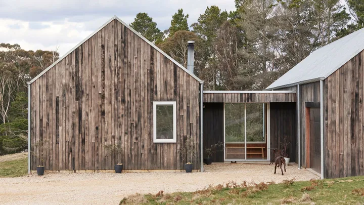 A sustainable, energy-efficient barn-style home in the bush