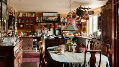 Living in a frazzled Englishwoman’s house? Here’s how to tell