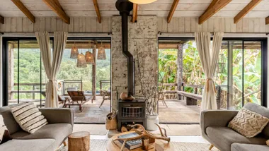 6 romantic getaways on the Gold Coast to backdrop your sun lovin’