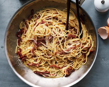 paghetti alla carbonara (spaghetti with carbonara)