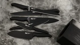 Six knives included with the Furi knife block laid out