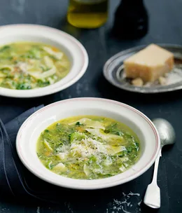 Torn pasta soup (malfattini in brodo)