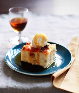 Bread and Sauternes pudding with cinnamon and apple caramel