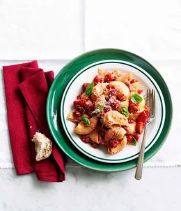 Tomato and basil lumache