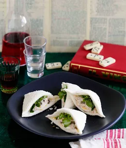 Tramezzini al tonno e uovo (tuna and egg sandwiches)