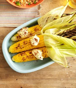 Grilled corn with cream and chipotle chilli
