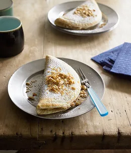 Fluffy pancakes with roasted peanuts and sesame seeds (Ban chang kuih)