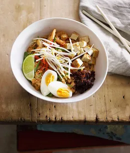 Thai-style noodles (Mee Siam)