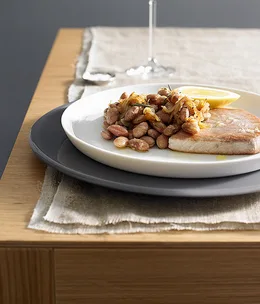 Borlotti beans and anchovies with tuna