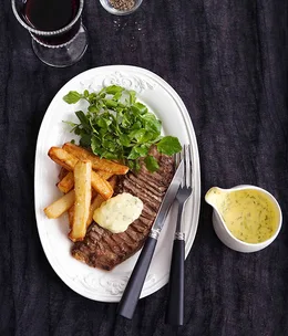 Onglet with béarnaise and pommes Pont Neuf