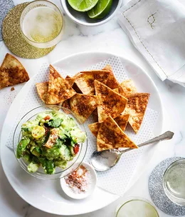 Tostadas with rough guacamole and smoked paprika