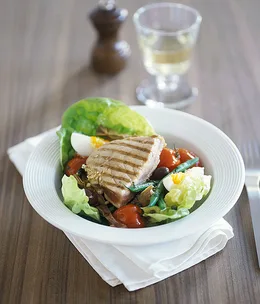Tuna and artichoke salad Nicoise