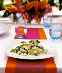 Raw scallop salad (Pla hoi shenn dip)