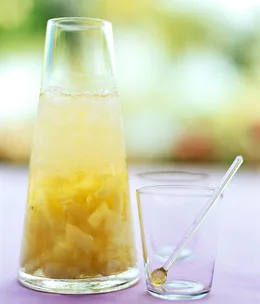 Rum-pineapple punch