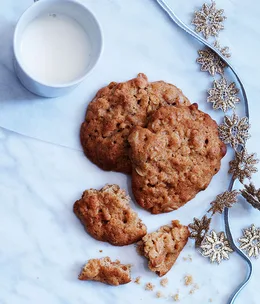 Spiced ginger oat biscuits for dunking